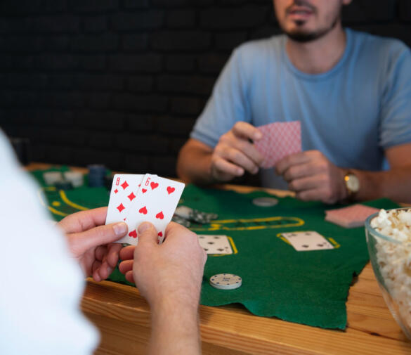Pokerregler: Sådan spiller du poker fra bunden
